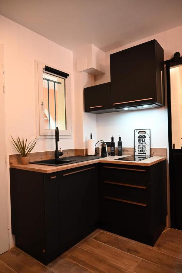 Appartement Cosy & Moderne A 180M De La Plage Санарі-сюр-Мер Екстер'єр фото